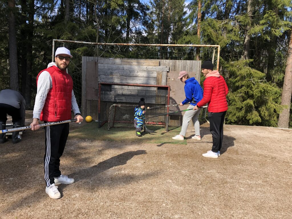 Joona Tolvanen, Eeli Tolvanen, Atte tolvanen pihapeleissä